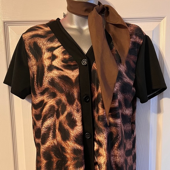 XXlarge leopard top #392 - Picture 3 of 11